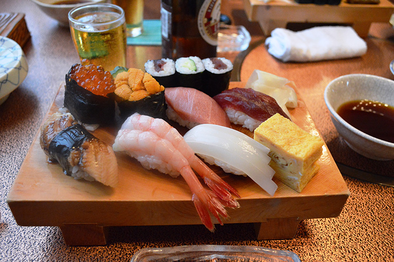 Figure 4. Plate consisting of various nigirizushi rolls